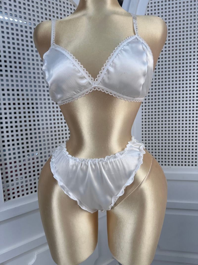 Ecru Feather-Trimmed Satin Robe & Panty Set by The Lilith Noir — Model View