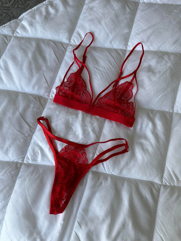 Red Lace Bra Set — The Lilith Noir - alternate view